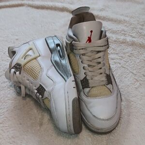 AIR JORDAN 4 RETRO